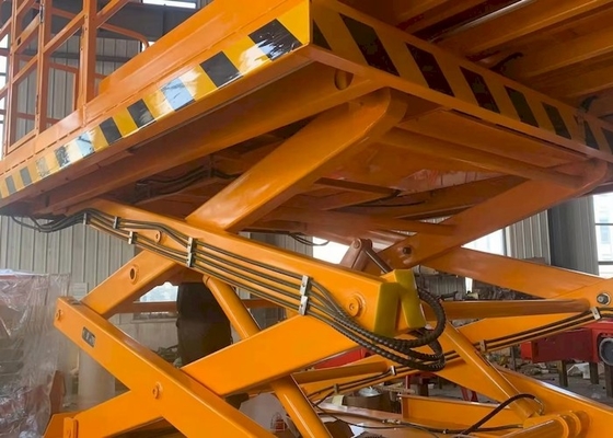 Дизель платформы 680kg OEM 3.98mx1.83m Scissor подъем для неровной земли